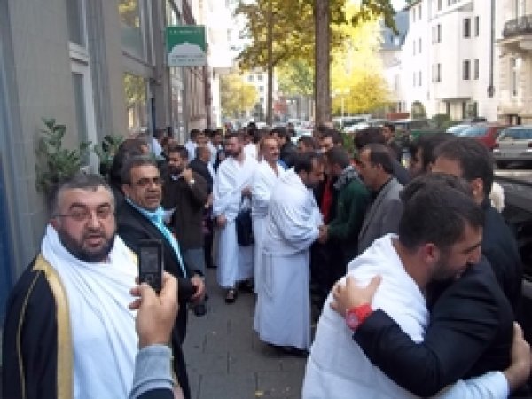Gurbetçi Hacı Adayları Dualarla Uğurlandı