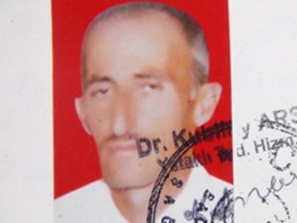 Cami Girişinde Başı Kesilmiş Halde Bulundu