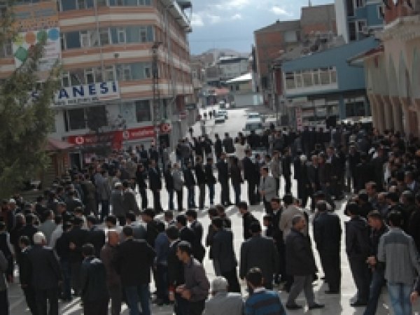 Van Peygamber Sevdalılarından Muhteşem Bayramlaşma