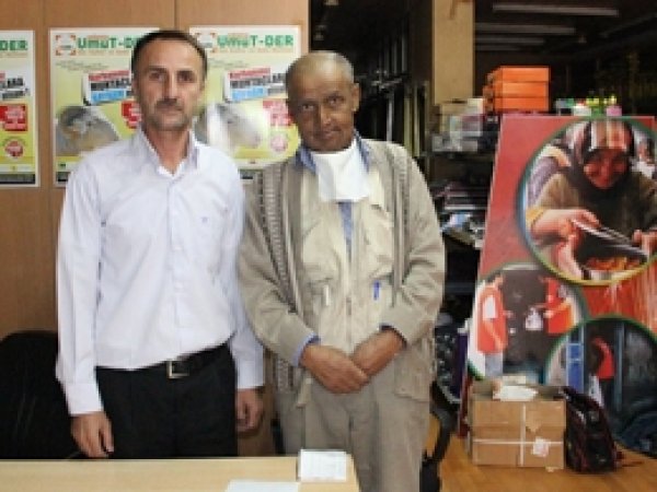 Umut Der'den Gırtlak Kanseri Hastaya Destek
