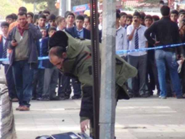 Şüpheli Çanta Kısa Süreli Paniğe Sebep Oldu