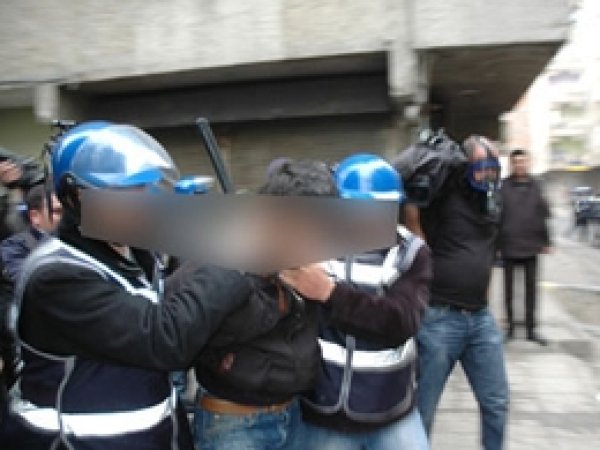 Diyarbakır'da 56 Kişi Gözaltı Alındı