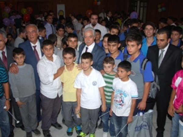 Büyükşehir Belediyesi, 14 Okulun Bahçesini Düzenledi