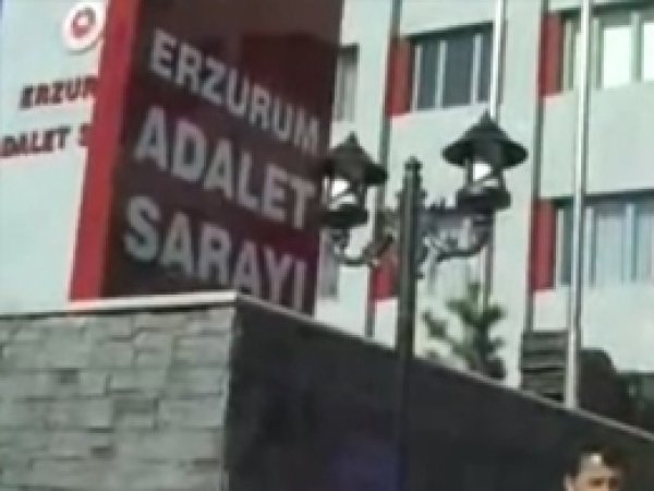 'Meyve Kasası Fırlatmaya' 4 Yıl Hapis!