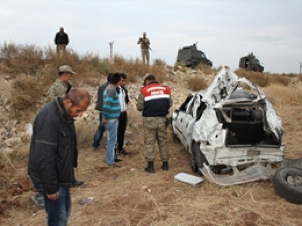 Midyat'ta Araç Şarampole Yuvarlandı: 5 Yaralı