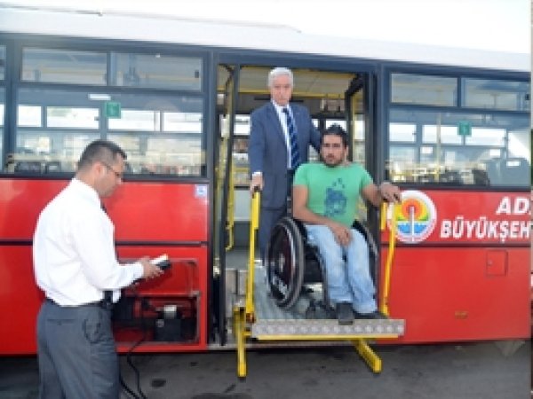 Adana Belediye Otobüslerinde Engeller Kalktı