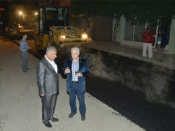 Adana'da Gece Asfalt Çalışması