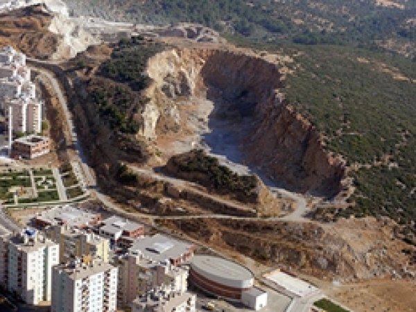24 Dönümlük Taş Ocağı Ormana Dönüştürülüyor