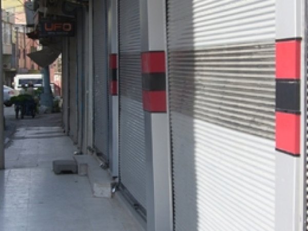 Tehditle Esnafa Kepenk Kapattırıldı