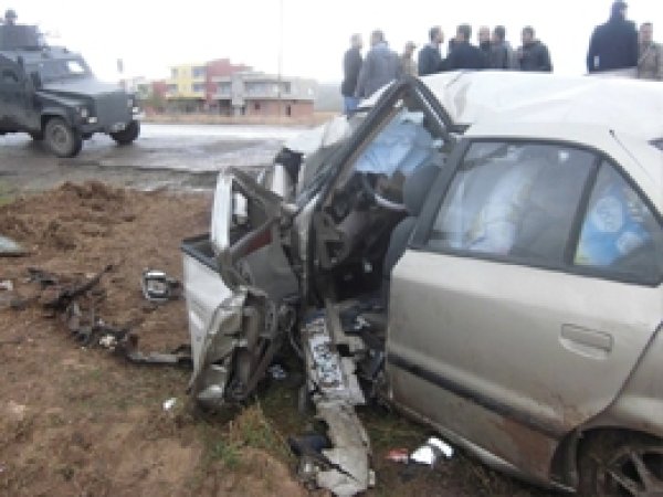 Trafik Kazası: 1 Ölü, 3 Yaralı