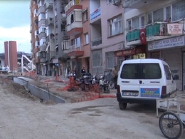 Altgeçit Çalışması Esnafı Zora Soktu