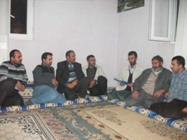 Suriyeli Mültecilere Sıcak Yemek