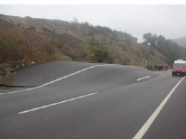  Asfalt  1,5 Metre Yükseldi