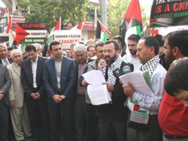 Antalya'da İsrail'in Gazze Saldırısı Protesto Edildi