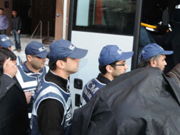 Şırnak'ta 23 Kişi Gözaltına Alındı