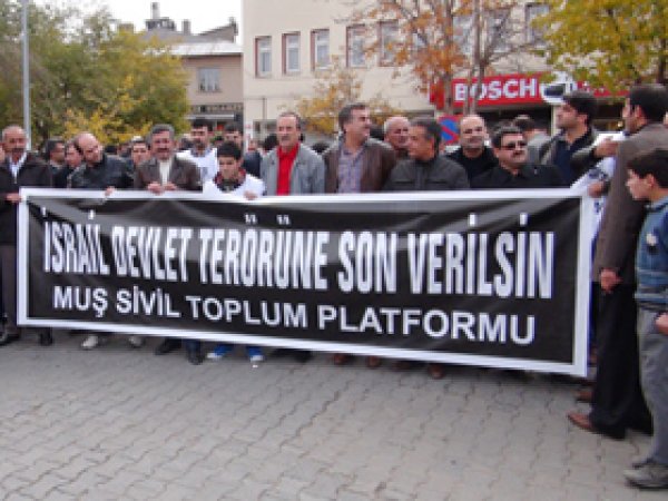 Muş Sivil Toplum Platformu İsrail Terör Devleti'ni Telin Etti 