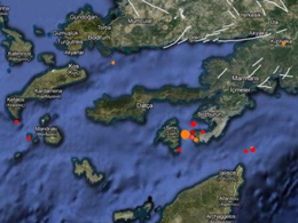 Marmaris Yarım Saatte 7 Kez Sallandı
