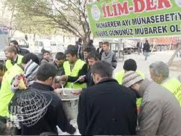 Gaziantep İlim Der Halka Aşura Dağıttı