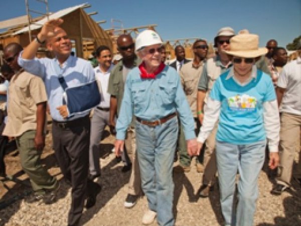 Eski ABD Başkanı Carter, Yardım için Haiti'de 