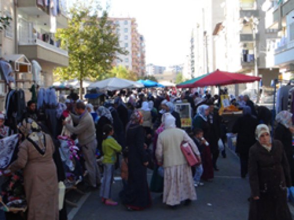 Zabıtadan Protestoya Katılmayan Esnafa Ceza