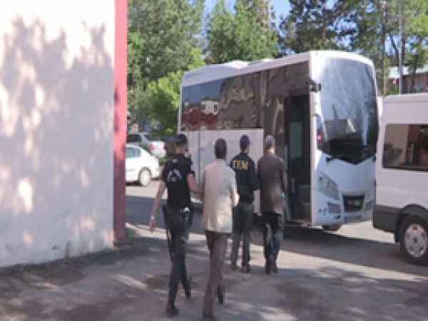 Van'da 8 Kişi KCK'den Tutuklandı