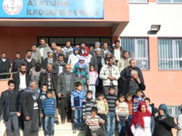 Veliler Bahçe Duvarı İçin Toplandı