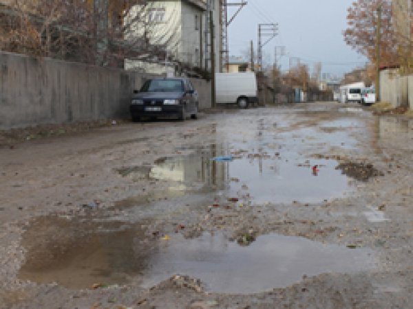 Van Sokakaları Çamur Deryası