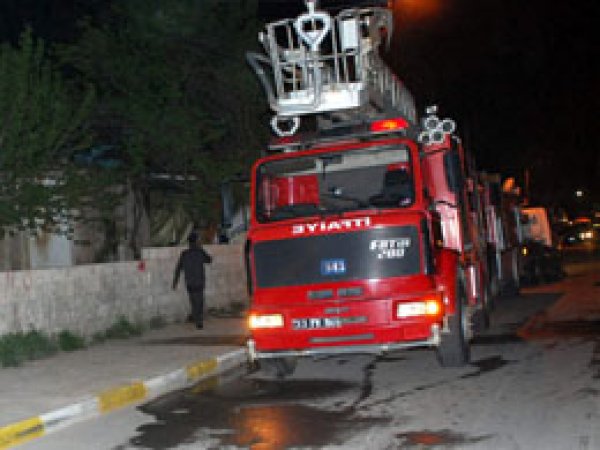 Diyarbakır'da Servis Otobüsü Kundaklandı