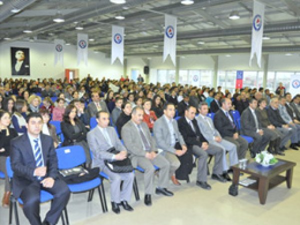 İzmir'de İnsan Hakları Konferansı