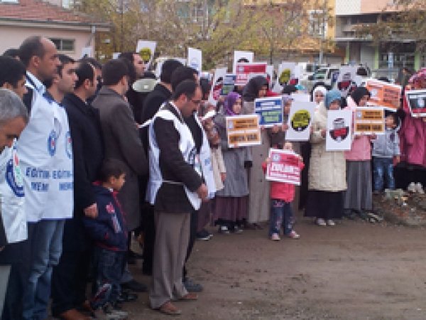 Başörtü Yasağı Çermik'te Protesto Edildi