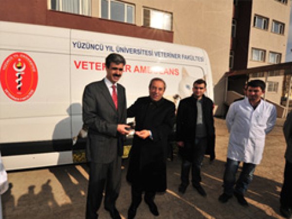 YYÜ'den Hayvan Ambulansı
