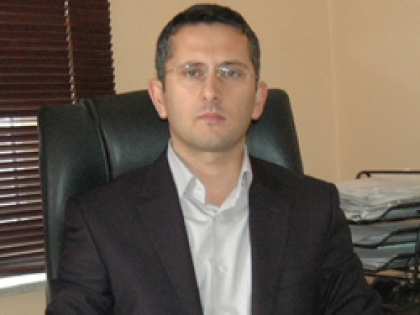 Saygın: Müslümanlar, İnsan Haklarından da Mahrum