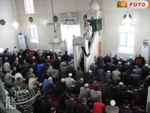  Cuma Hutbesinde Bidat ve Hurafeler Anlatıldı