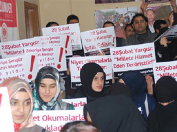 Mazlum Der'den 28 Şubat Açıklaması