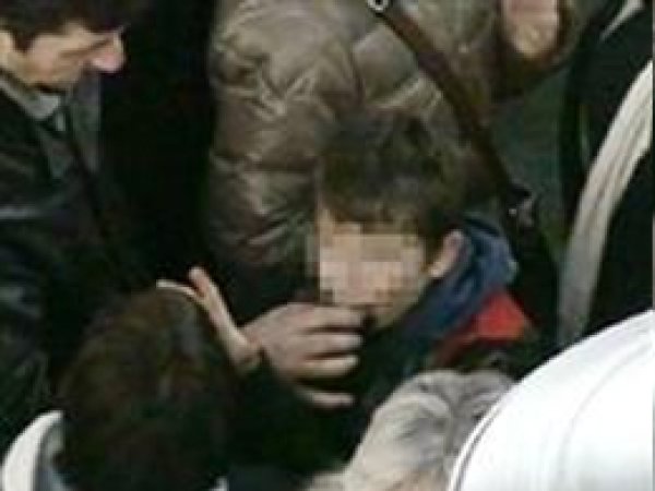Alışveriş Merkezinde Çocuklara İçki İkramı