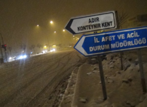 Van'da 218 Köy Yolu Ulaşıma Kapandı 