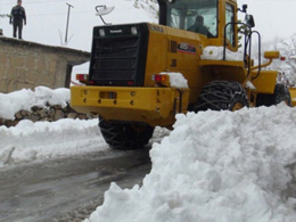 Bitlis'te Köy Yolları Ulaşıma Kapandı