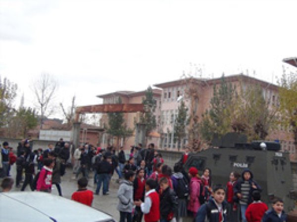 Okulda Yangın Paniği