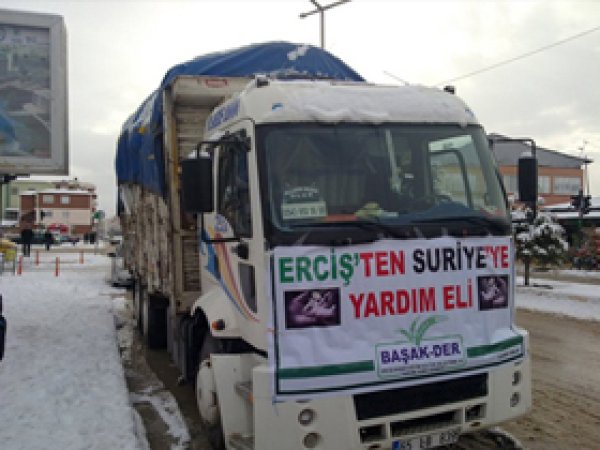 Erciş'ten Suriye'ye Bir Kamyon Dolusu Yardım 