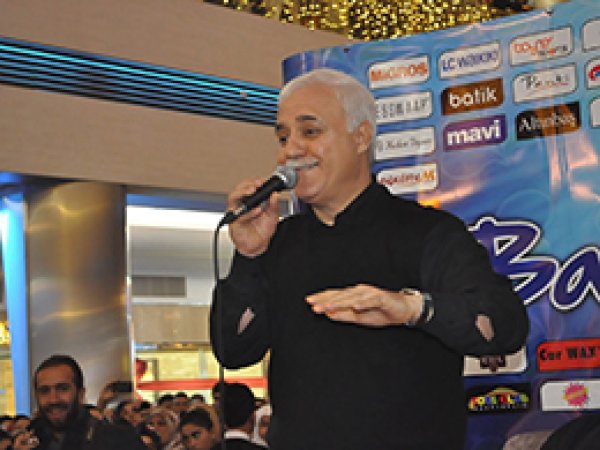 'İnsanlık Perdeyi Sıyırdı, Peygamberiyle Kucaklaşıyor'