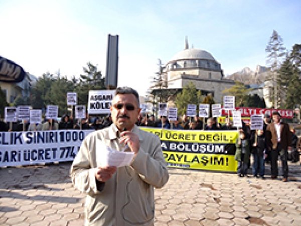 Asgari Ücret Protesto Edildi
