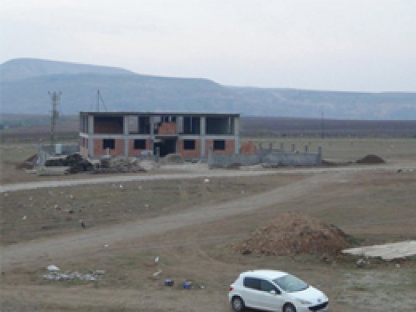 Mayından Temizlenen Alana Okul Yapılıyor