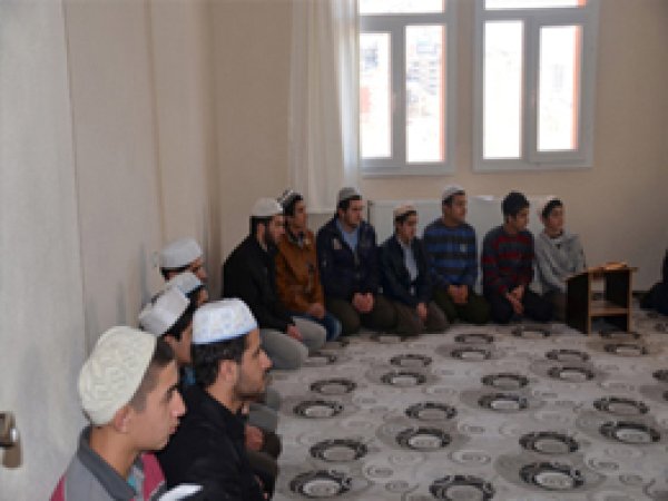 Şemdinli'de Yatılı Kur'an Kursu Açıldı