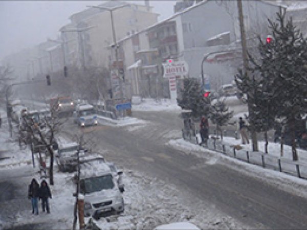 Kar Yağışı Esnafı Vurdu