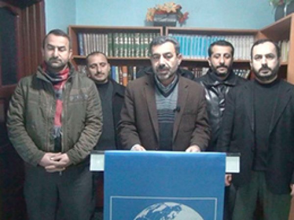 Başörtülü Öğretmene Destek Yağıyor 