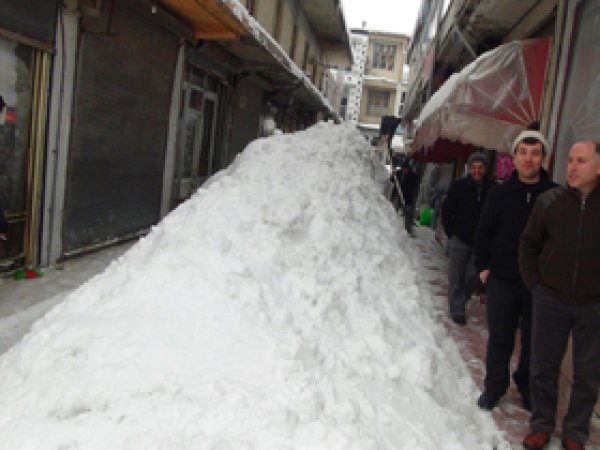 Bitlisliler Belediyeden Dert Yandı 