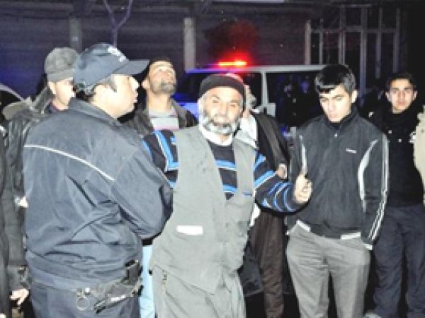Urfa'da Trafo Patladı; Araç Yandı