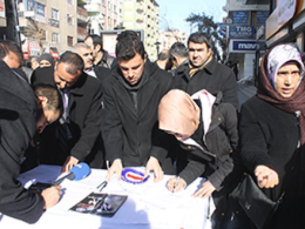 Diyarbakır Özgürlük İçin Adım Attı