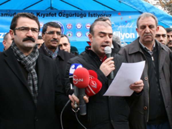 Elazığ'da Başörtüsüne Özgürlük İmza Kampanyası
