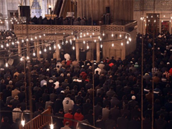 Kandil Gecesi Camiler Doldu Taştı